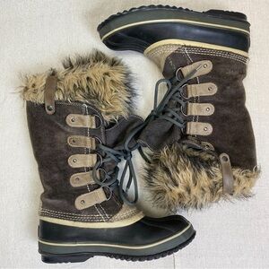 Sorel Joan of Arctic Waterproof Snow boots 7 *read
